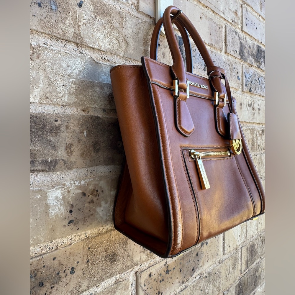 Michael Kors Collette Women’s  Brown Leather Tote Handbag - Picture 2 of 8